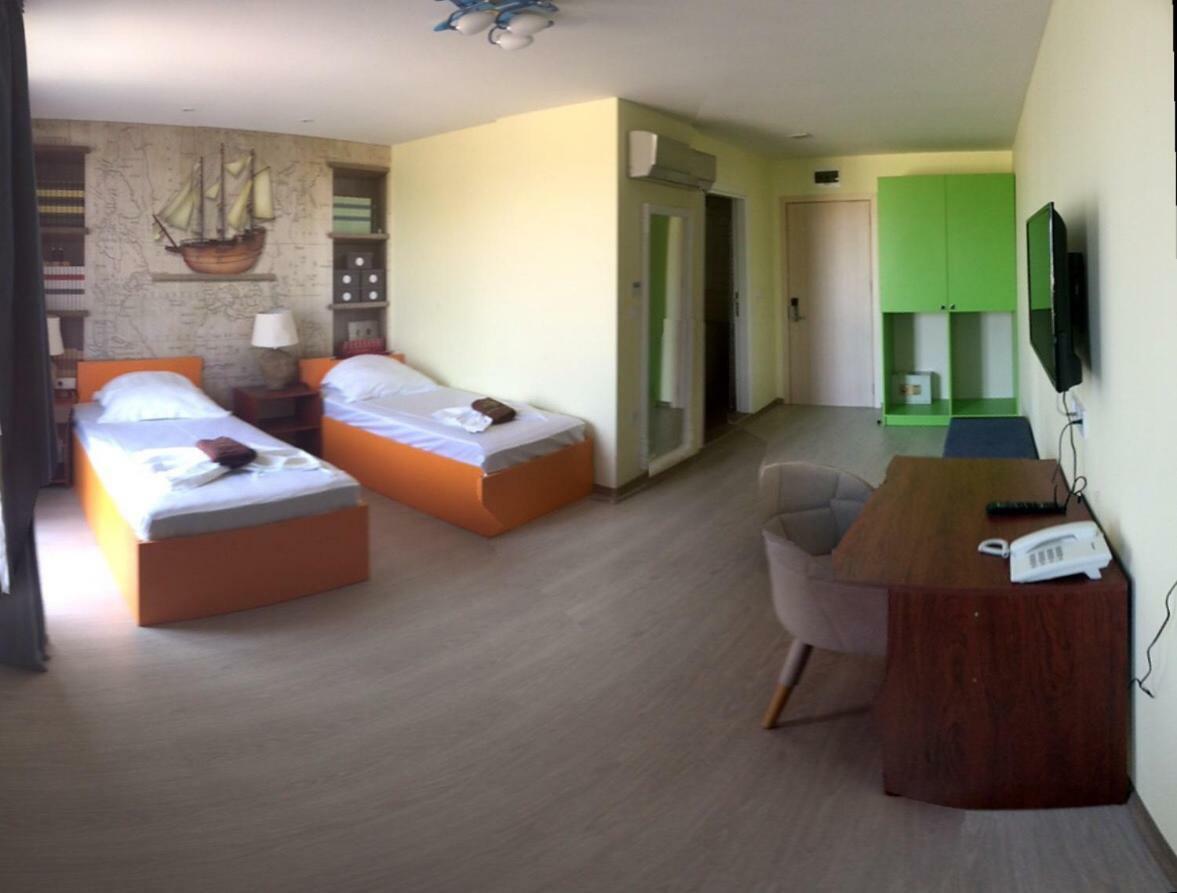 Hotel Camp And Pool Kranevo Esterno foto